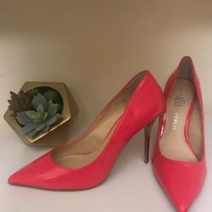 Rock and republic pumps